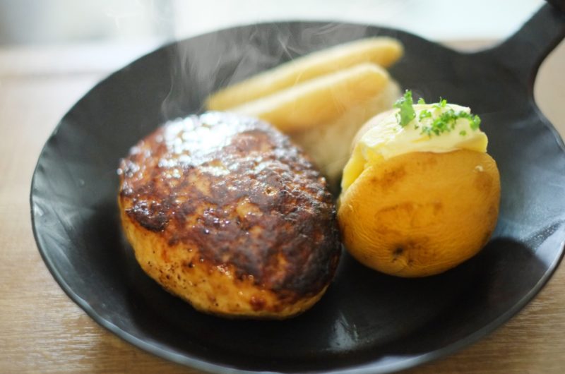 肉汁ハンバーグのレシピ