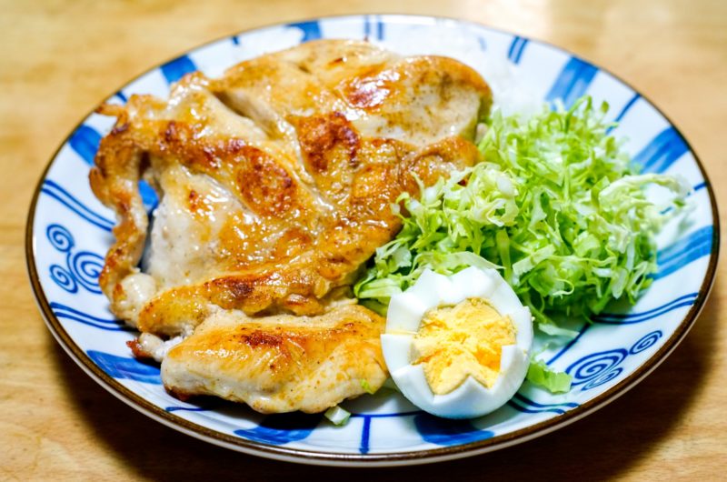 鶏むね肉のオランデーズソースのレシピ｜ほぼ100円レシピ